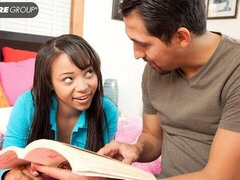 18 ans, Gros cul, Grosse bite, Brunette brune, En levrette, Noir ébène, Adolescente, Nénés