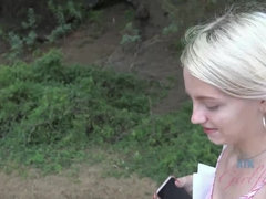 Blasen, Sperma im mund, Flashen, Freundin, Handjob, Orgasmus, Im freien, Öffentlich