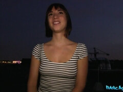 Nana, Sucer une bite, Brunette brune, Mignonne, Argent, De plein air, Pov, Réalité