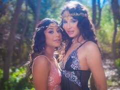 Grote kont, Grote lul, Grote mammen, Bruinharig, Hondjeshouding, 1 man 2 vrouwen, Buiten, Tiener