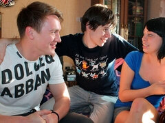 Schlampe, Blasen, Braunhaarige, Gehörnter ehemann, Hundestellung, Fetisch, Russisch, Rasiert