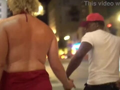 Grosse bite, Blonde, Sucer une bite, Grosse, Interracial, Léchez, Public, Chatte