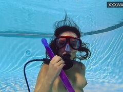 Brunette brune, Ex petite amie, Petite amie, Hongroise, Masturbation, Orgasme, Nénés, Sous marin