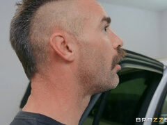 18 летние, Минет, Бойфренд, В машине, Застукали, В одежде, Колледж, Молоденькие