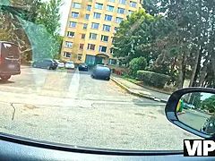 Schönheit, Braunhaarige, Auto, Betrug, Natürlichen titten, Pov, Schreiend, Ehefrau