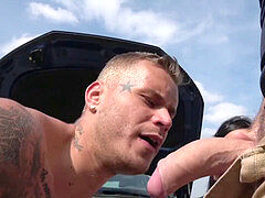 Большой член, Бисексуалы, Минет, В машине, Семяизвержение, На природе, Тощие, Втроем