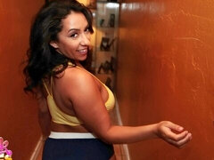 Grosser arsch, Blasen, Braunhaarige, Schwanz, Hundestellung, Indisch, Milf, Pov