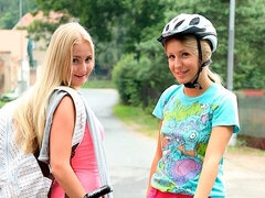 Gros cul, Gros seins, Blonde, Embrassement, Léchez, Masturbation, Dénudage, Nénés