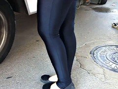 Nalgas bien marcadas en licra