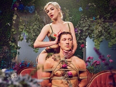 Pijpbeurt, Zwart, 1 man 2 vrouwen, Likken, Ondergoed, Moeder die ik wil neuken, Buiten, Trio