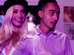 Blond, Vingeren, Likken, Masturbatie, Openbaar, Kut duiken, Strippen, Tiener