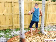 アメリカ人, デカパイ, 毛深い, 熟年, 淫乱熟女, アウトドア, プール, オッパイの