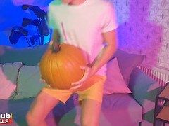 Gros seins, Sucer une bite, En levrette, Petite femme, Chatte, Chevaucher, Criant, Adolescente