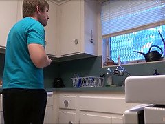 Grosser schwanz, Hd, Lecken, Milf, Mutti, Schlampe, Stiefmutter, Ablutschen