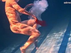 デカ尻, デカパイ, フェティッシュ, 彼女, プール, ポルノスター, ロシア人, 水中
