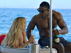 Verga grande, Tetas grandes, Negro, Rubia, Mamada, Ébano, Interracial, Tetas