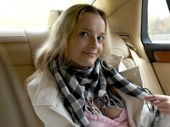 18 jahre, Grosser arsch, Grosse titten, Blondine, Blasen, Hundestellung, Jungendliche (18+), Toilette