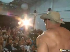 Anaal, Kont, Naakte man aangeklede vrouw, Groep, Moeder die ik wil neuken, Strippen, Plagen, Tiener