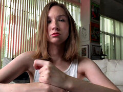 18 jahre, Grosse titten, Braunhaarige, Spermaladung, Aufs gesicht abspritzen, Handjob, Natürlichen titten, Jungendliche (18+)