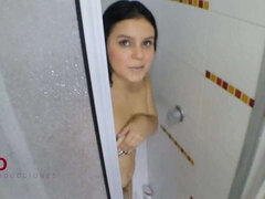 Amateur, Sucer une bite, Famille, Fait maison, Douche, Soeurs, Nénés, Voyeur
