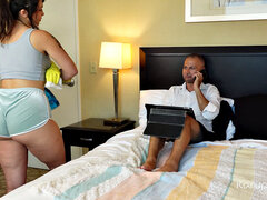 69, Chambre à dormir, Gros cul, En levrette, Gants, Léchez, Chatte, Tatouage