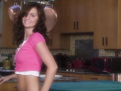 Amateur, Cul, Cuisine, Masturbation, Seins naturels, Maigrichonne, Dénudage, Nénés