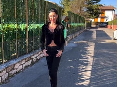 Nana, Grosse bite, Gros seins, Sucer une bite, Brunette brune, Italienne, Mère que j'aimerais baiser