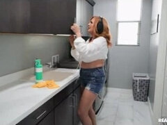 Папочка, Член, Сперма на лице, Секс без цензуры, Домохозяйки, Мамочка, Сыновья, Жена