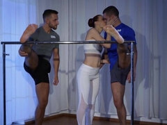 Sucer une bite, En levrette, Européenne, Hd, Orgasme, Chatte, Rousse roux, Plan cul à trois