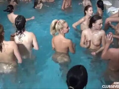 Pijpbeurt, Groepseks, Lesbisch, Nudist, Orgie, Feest, Douche, Tiener