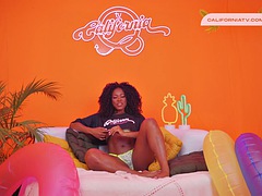 Большие сиськи, Черные, Черненькие, Мастурбация, Соло, Сиськи