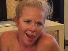 Leie, Schlampe, Blondine, Spermaladung, Aufs gesicht abspritzen, Hardcore, Milf, Schlampe