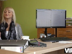 Czech couple money: Agrable jovencita gets her tight pussy and tight ass reamed in the office
