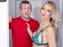 Grosser schwanz, Grosse titten, Blondine, Blasen, Schwanz, Hundestellung, Milf, Kurzes haar