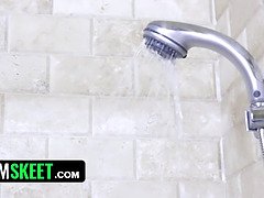 Grosser schwanz, Hundestellung, Hd, Natürlich, Natürlichen titten, Dusche, Jungendliche (18+), Titten