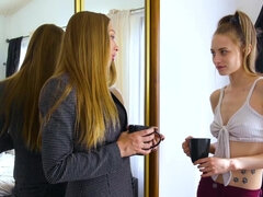 18 jahre, Grosse titten, Unschuldig, Lesbisch, Lecken, Milf, Muschi, Jungendliche (18+)