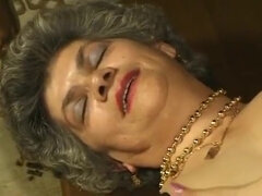 Schönheit, Blasen, Vollbusig, Kehlenfick, Aufs gesicht abspritzen, Oma, Reif, Titten