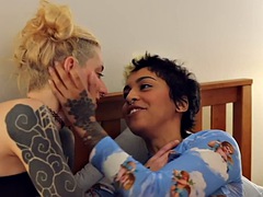 Inked lez duo enjoy ass and pussy licking session on the bed