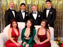 Culo grande, Tetas grandes, Mamada, Estilo perrito, Muñeca, Madres para coger, Orgía, Tetas