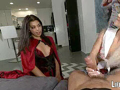 Américain, Sucer une bite, Brunette brune, Tir de sperme, Faciale, Doigter, Petite amie, Plan cul à trois