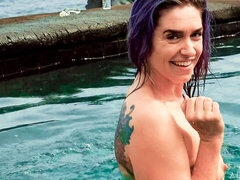 Gorda, Gorda, Masturbación, Madres para coger, Piscina, Coño, Juguetes, Mojado