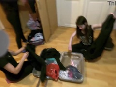 Gros cul, Brunette brune, Poupée, Famille, Petite amie, Fait maison, Orgie, Adolescente