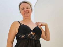 Enthousiasteling, Grote kont, Grote mammen, Blond, Seksspeelgoed, Masturbatie, Alleen, Strippen