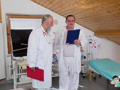 18 años, Tetas grandes, Mamada, Médico, Fetiche, Tetas naturales, Alto, Adolescente