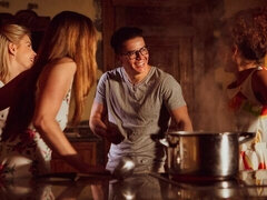 Verga grande, Mamada, Cuadrupleta, Besar, Tetas naturales, Flaco, Adolescente, Tetas