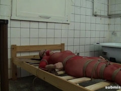 Grosse titten, Puppe, Absätze