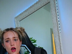 Blond, Masturbatie, Mager, Alleen, Kousen, Tiener, Tiner anaal, Tieten likken