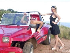 Grosser arsch, Grosser schwanz, Blondine, Blasen, Schwanz, Hundestellung, Milf, Im freien