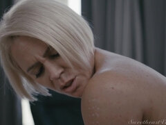 Arsch, Grosser arsch, Vollbusig, Geile alte tussi, Fingern, Lesbisch, Lecken, Muschi