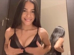 18 jaar, Grote kont, Latijnse vrouw, Masturbatie, Orgasme, Openbaar, Kut duiken, Alleen